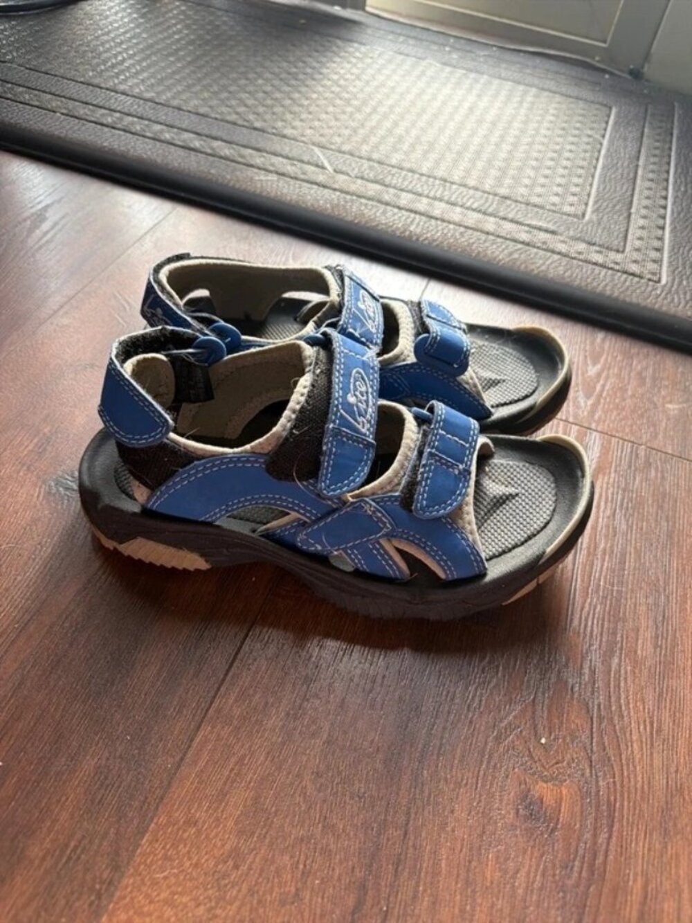 BITE Golf Sandals Kids Size 2 Blue Athletic Shoes Spiked Sole